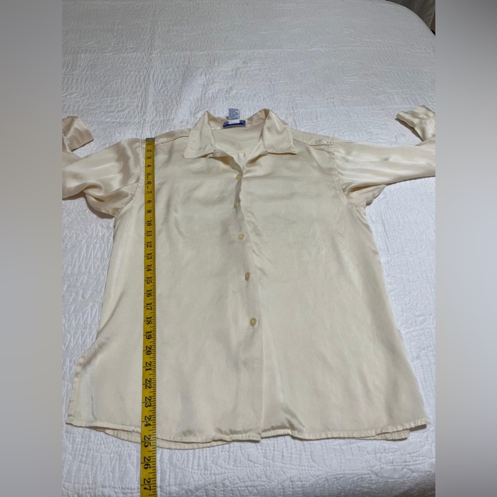 (20) Anna & Frank Cream Button-Up Blouse - Picture 8 of 14